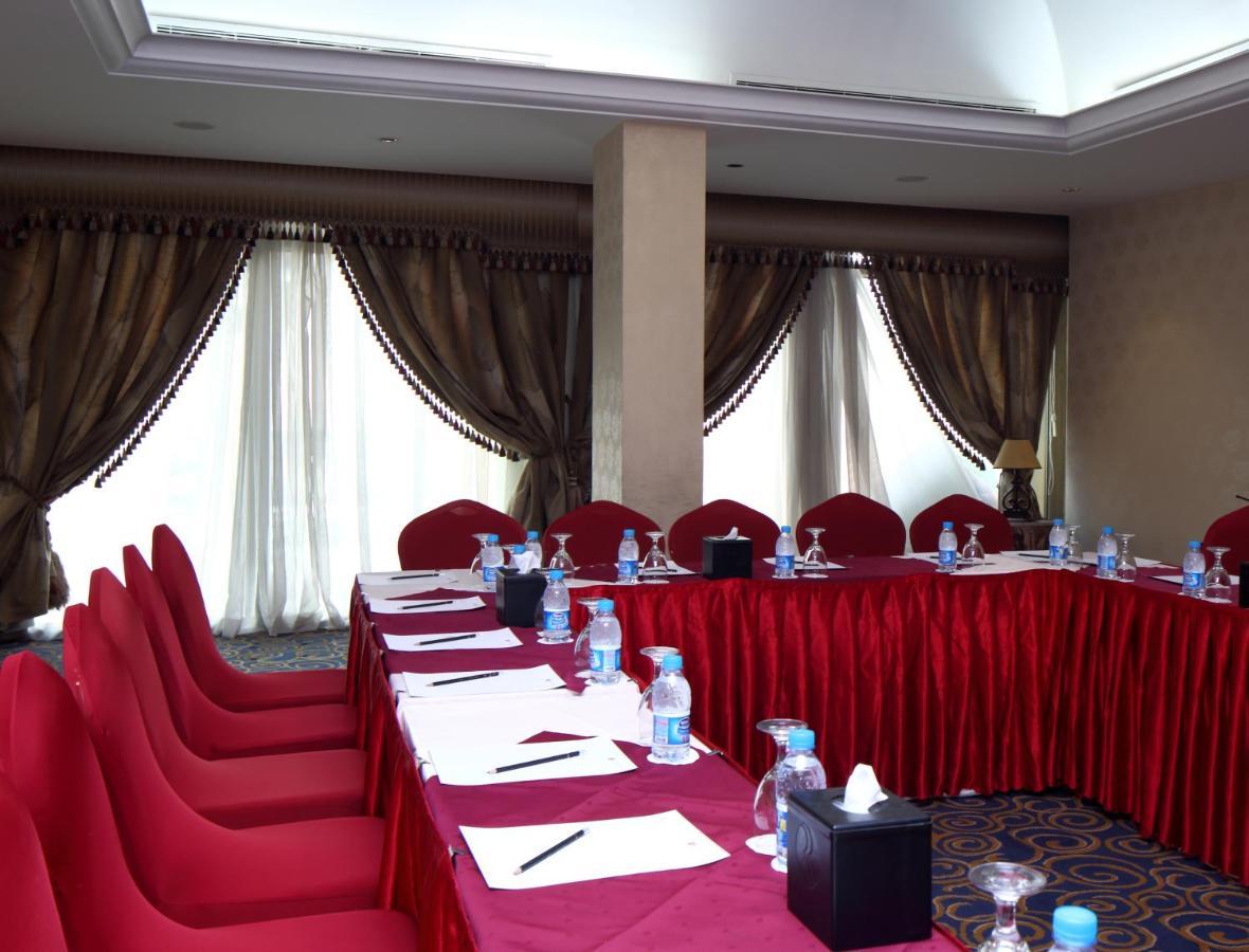 Ramada Riyadh Hotel ภายนอก รูปภาพ