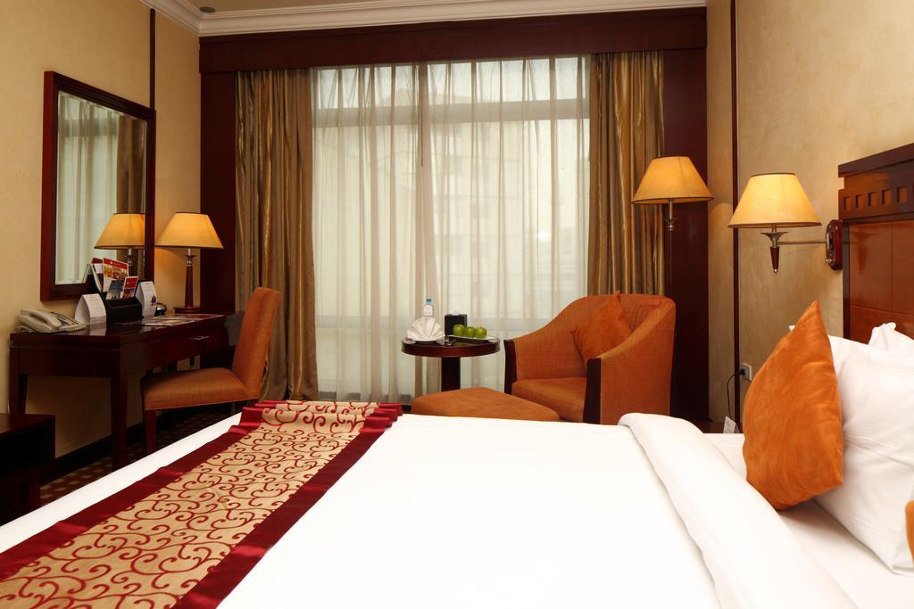 Ramada Riyadh Hotel ภายนอก รูปภาพ