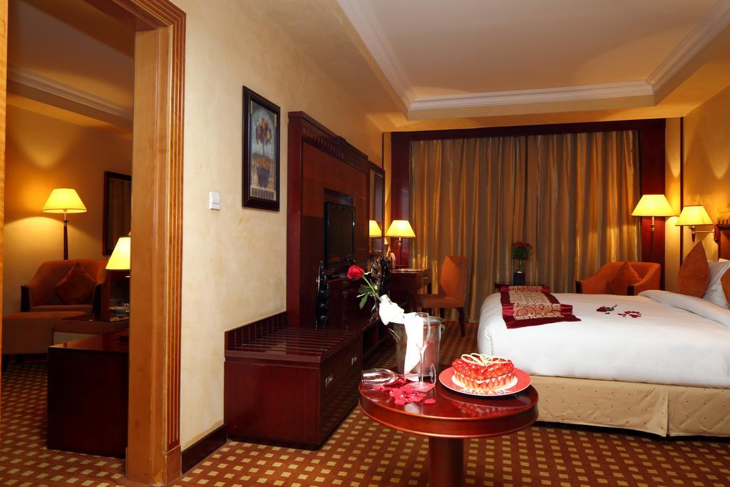 Ramada Riyadh Hotel ภายนอก รูปภาพ