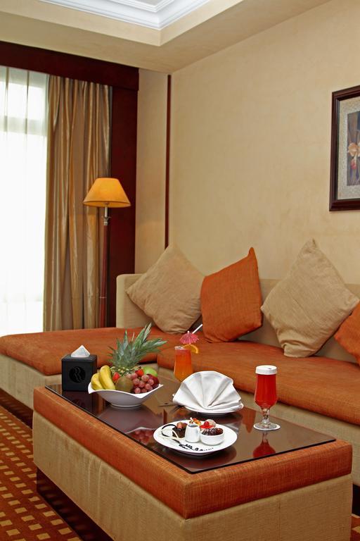 Ramada Riyadh Hotel ภายนอก รูปภาพ