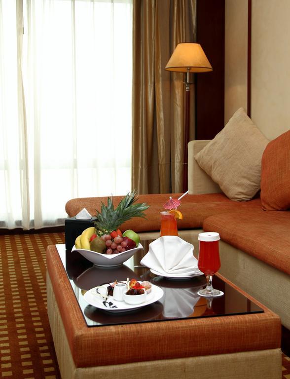 Ramada Riyadh Hotel ภายนอก รูปภาพ