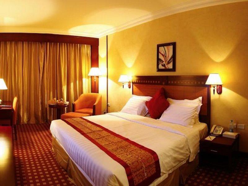 Ramada Riyadh Hotel ภายนอก รูปภาพ