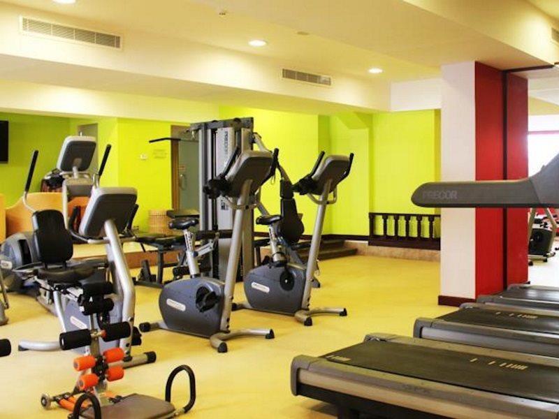 Ramada Riyadh Hotel ภายนอก รูปภาพ