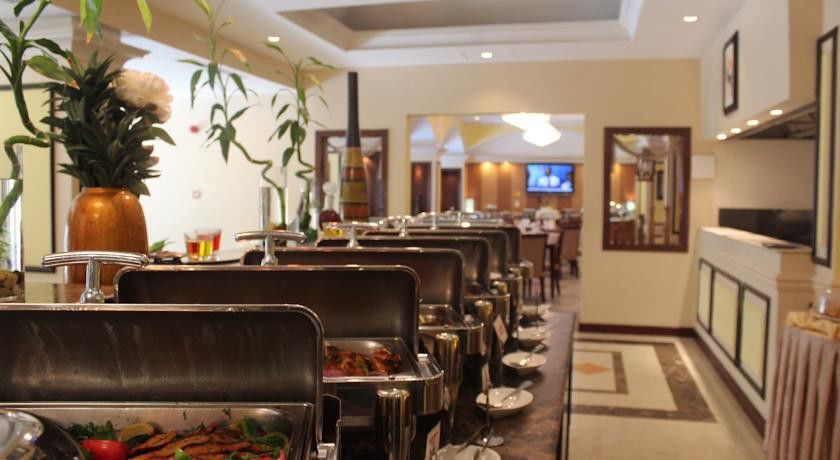 Ramada Riyadh Hotel ภายนอก รูปภาพ