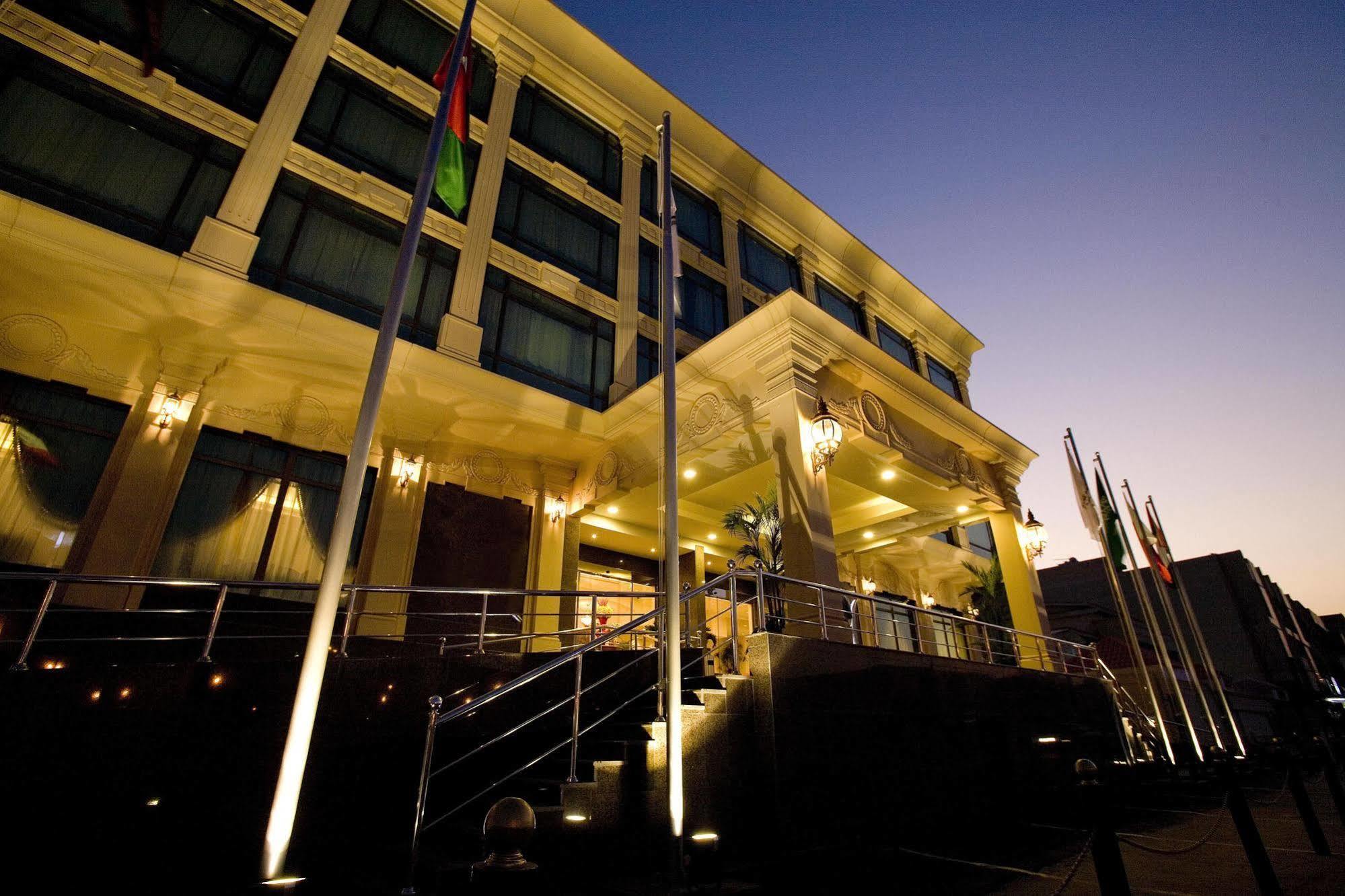 Ramada Riyadh Hotel ภายนอก รูปภาพ