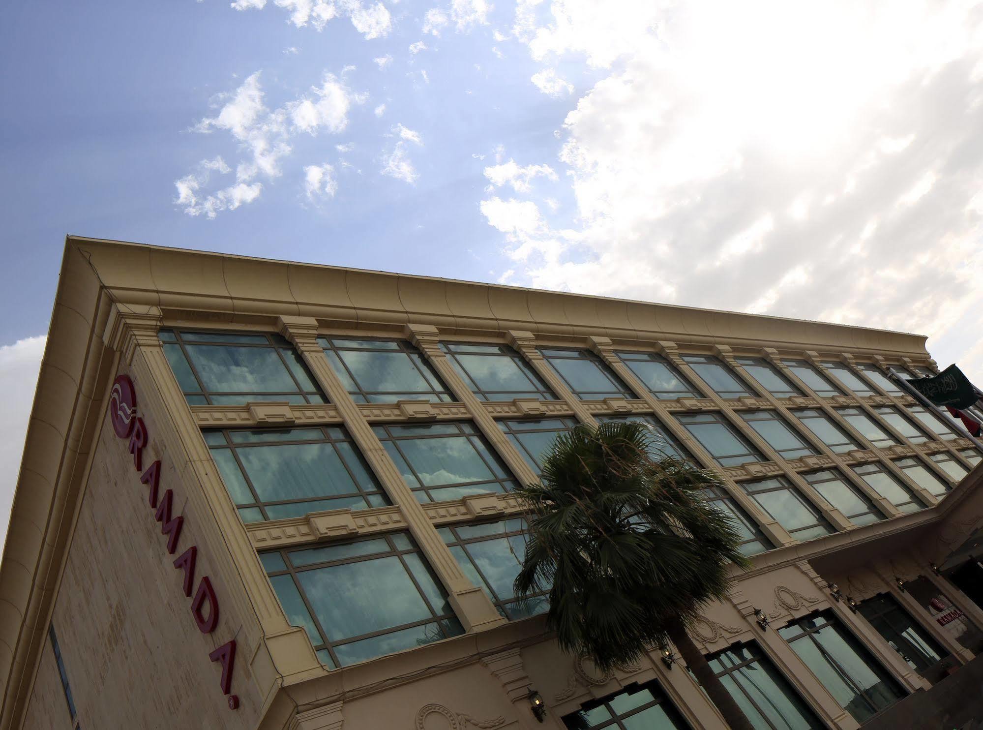 Ramada Riyadh Hotel ภายนอก รูปภาพ